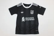 Kit de niño Liverpool portero color negro 25/26 - Imagen 11
