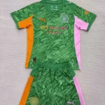 Kit de niño Manchester City portero color verde 25/26