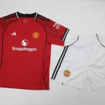 Kit de niño Manchester United local 25/26