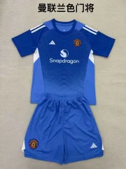 Kit de niño Manchester United portero color azul 25/26