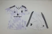 Kit de niño Manchester United visitante 25/26