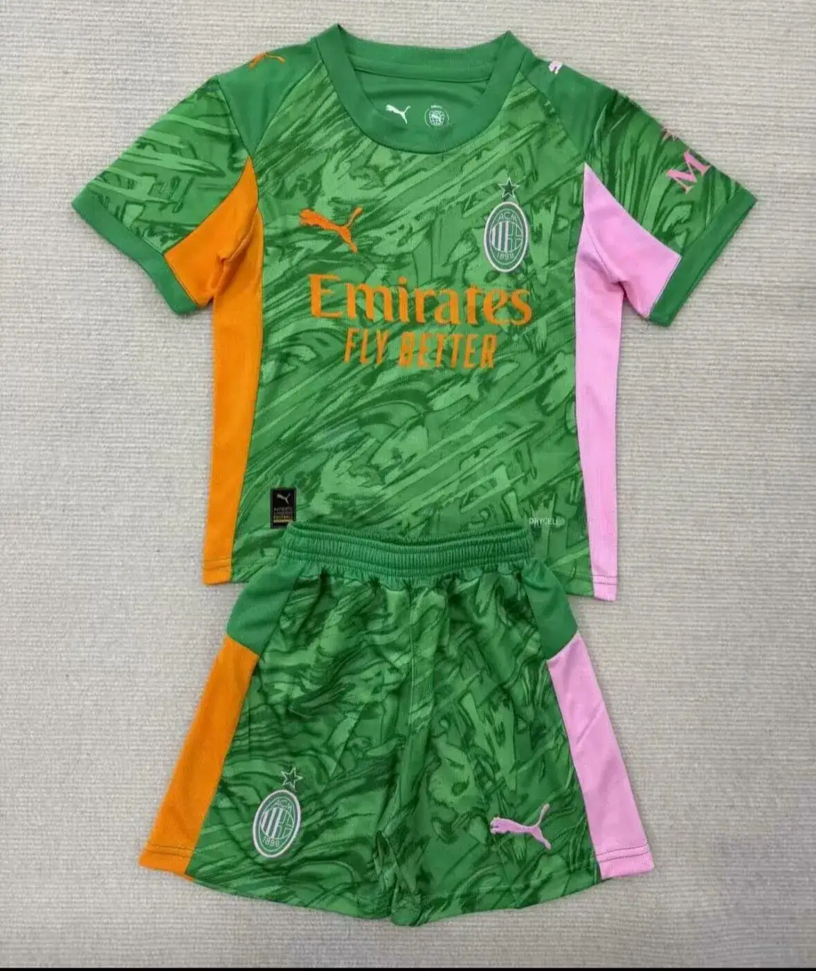 TallaNino-Kit-de-Nino-Milan-portero-color-verde-portada Kit de niño Milán portero color verde 25/26 - Imagen 1