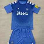 Kit de niño Newcastle United portero color azul 25/26