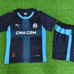 Kit de niño Olympique Marsella visitante versión jugador 25/26