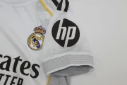 Kit de niño Real Madrid local 25/26 versión jugador - Imagen 15