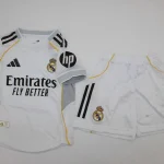 Kit de niño Real Madrid local 25/26 versión jugador