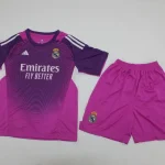 Kit de niño Real Madrid portero color lila 25/26
