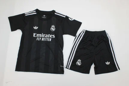 Kit de niño Real Madrid portero color negro 25/26