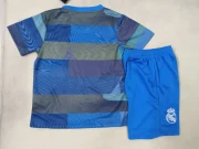 Kit de niño Real Madrid prepartido 25/26 - Imagen 3