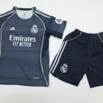 Kit de niño Real Madrid visitante 25/26