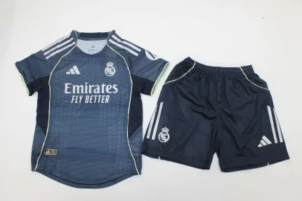 Kit de niño Real Madrid visitante versión jugador 25/26