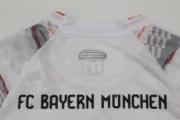 Kit de niño Bayern Münich visitante versión jugador 25/26 - Imagen 13