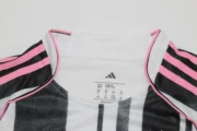 Kit de niño Juventus local versión jugador 25/26 - Imagen 16