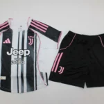 Kit de niño Juventus local versión jugador 25/26