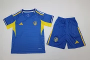 Kit de niño Leeds United visitante 25/26