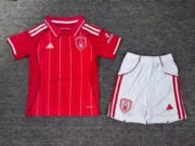 Kit de niño Nottingham Forest local 25/26