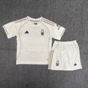 Kit de niño Nottingham Forest visitante 25/26