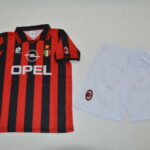 Kit de niño Milán retro 96/97 local