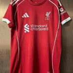 Liverpool local 25/26 versión femenina