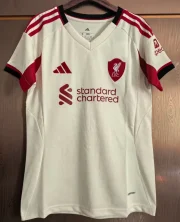 Liverpool visitante 25/26 versión femenina