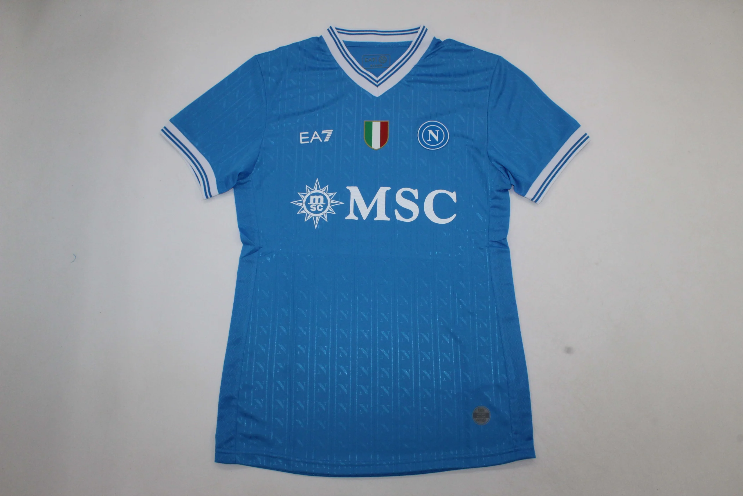 Clubes26-Napoles-local-version-jugador-portada Nápoles local 25/26 versión jugador - Imagen 1