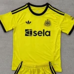 Newcastle United portero color amarillo 25/26