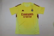 Real Madrid portero color amarillo 25/26