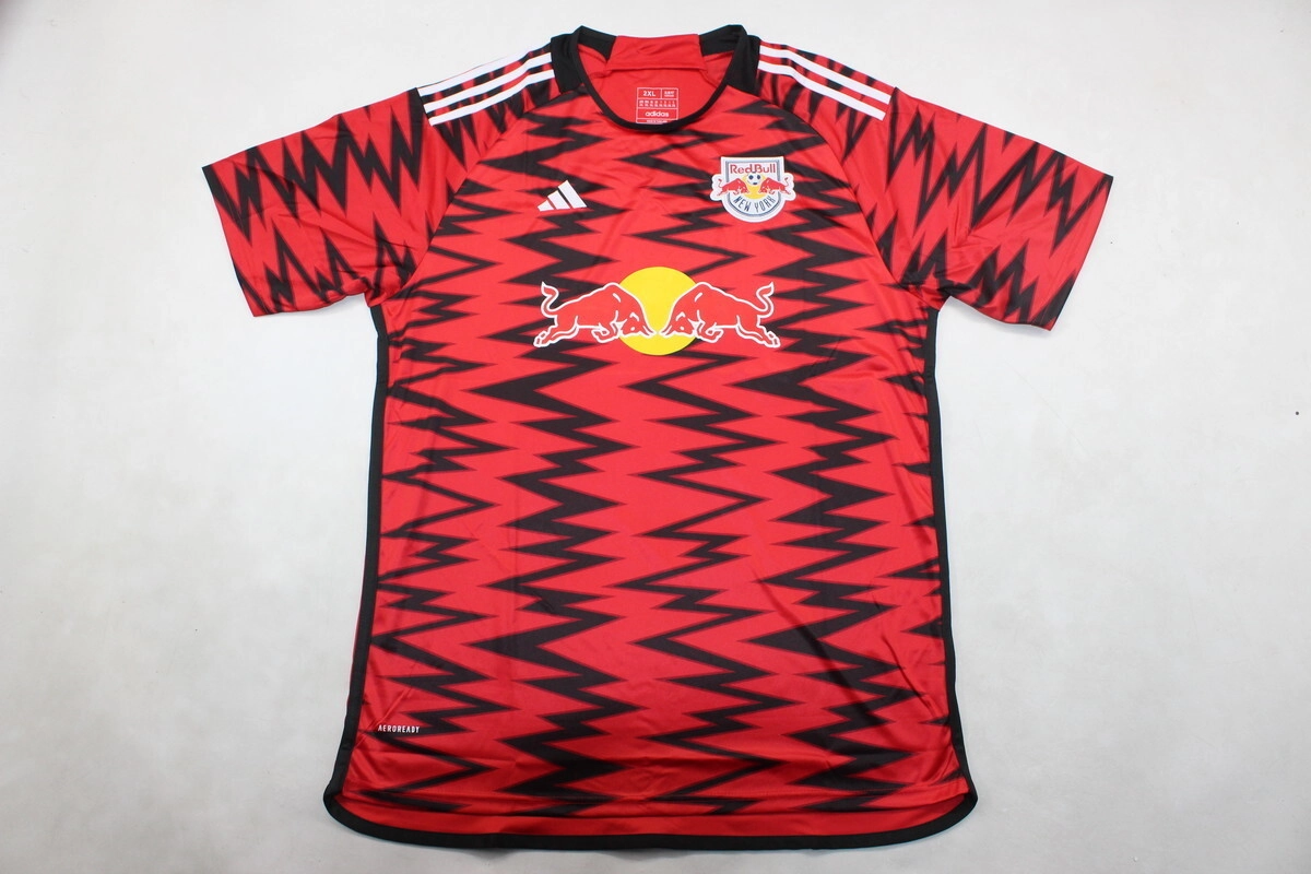 Clubes26-RedBull-local-portada New York Red Bull local 25/26 - Imagen 1