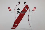 River Plate local 25/26 versión jugador