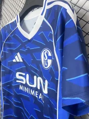 Schalke 04 local 25/26 - Imagen 2