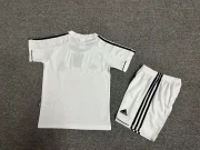 Kit de niño Real Madrid retro 03/04 local - Imagen 2