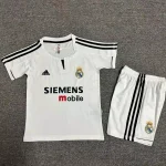 Kit de niño Real Madrid retro 03/04 local