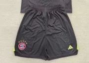 Short Bayern Münich portero color negro 25/26