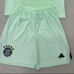 Short Bayern Münich portero color verde 25/26