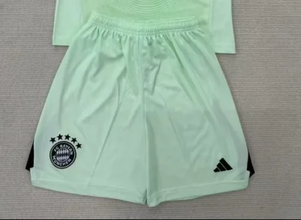 Short Bayern Münich portero color verde 25/26