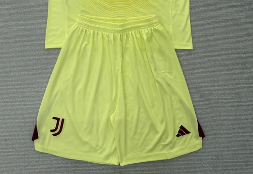 Short26-Juventus-portero-amarillo-portada Short Juventus portero color amarillo 25/26 - Imagen 1