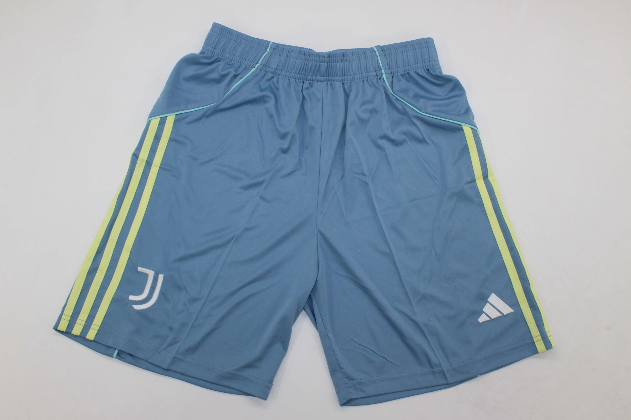 Short26-Juventus-visitante-portada Short Juventus visitante 25/26 - Imagen 1