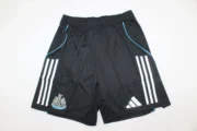 Short Newcastle United local 25/26 versión jugador