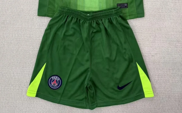 Short26-PSG-portero-verde-portada Short PSG portero color verde 25/26 - Imagen 1
