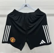 Short Manchester United local color negro 25/26 versión jugador