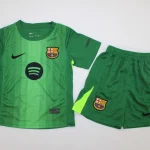 Kit de niño Barcelona portero color verde 25/26