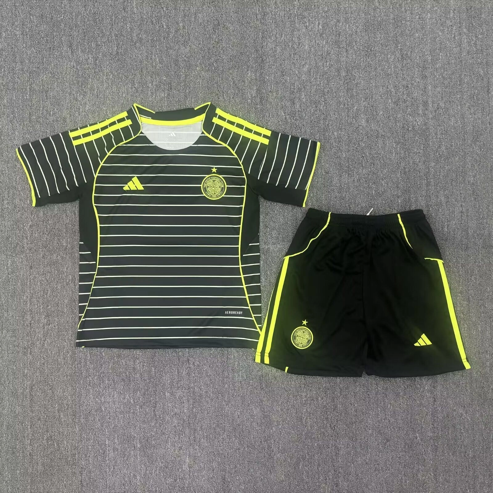 TallaNino26-Celtic-visitante-portada Kit de niño Celtic visitante 25/26 - Imagen 1