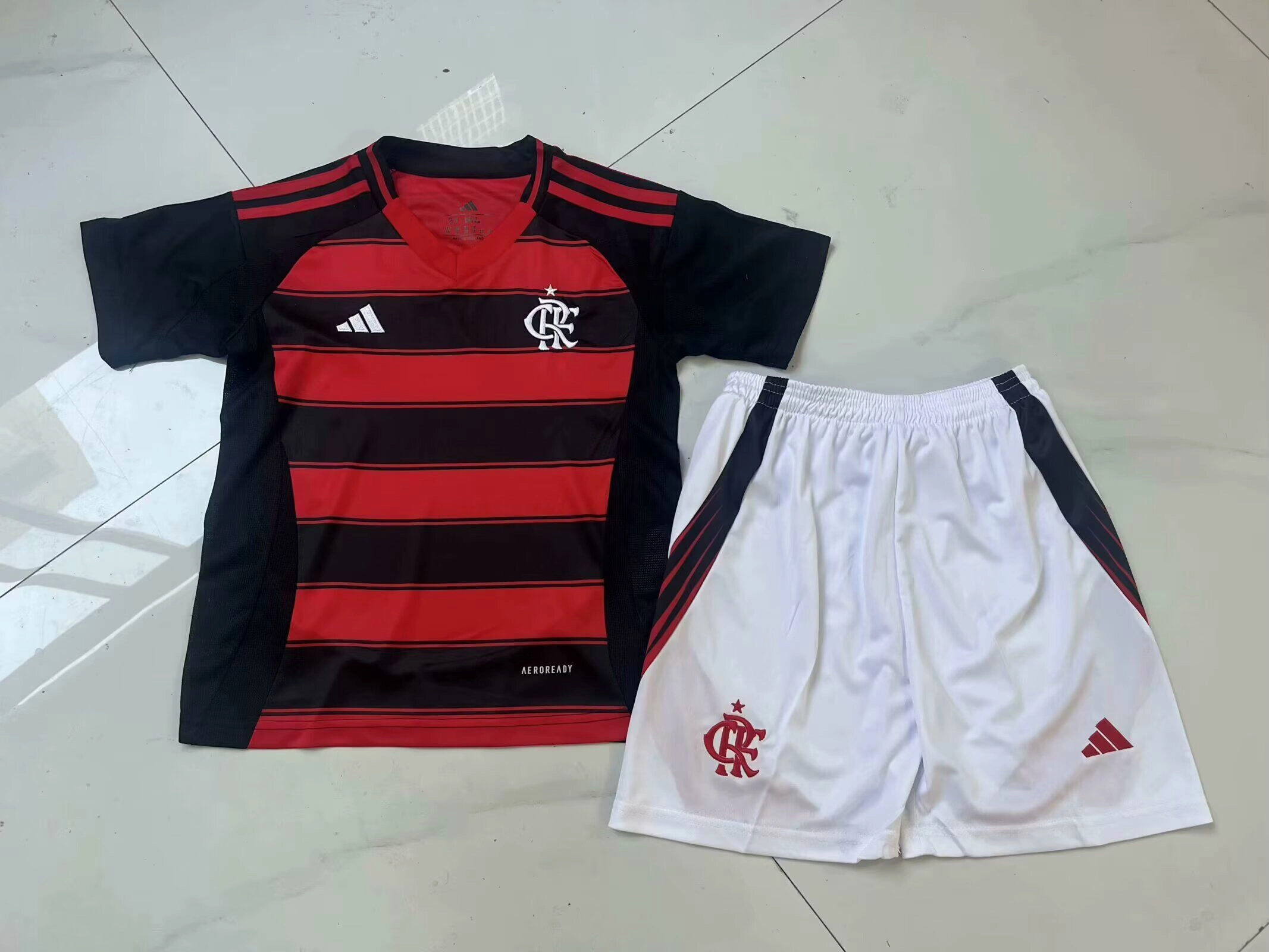 TallaNino26-Flamengo-local-portada Kit de niño Flamengo local 25/26 - Imagen 1