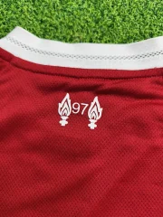 Kit de niño Liverpool local 25/26 versión jugador - Imagen 2