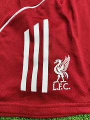 Kit de niño Liverpool local 25/26 versión jugador - Imagen 4