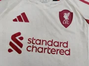 Kit de niño Liverpool visitante 25/26 versión jugador - Imagen 4