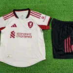 Kit de niño Liverpool visitante 25/26 versión jugador