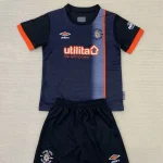 Kit de niño Luton Town local 25/26