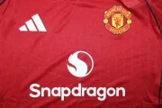 Kit de niño Manchester United local 25/26 versión jugador - Imagen 13