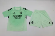 Kit de niño Real Madrid portero color verde 25/26